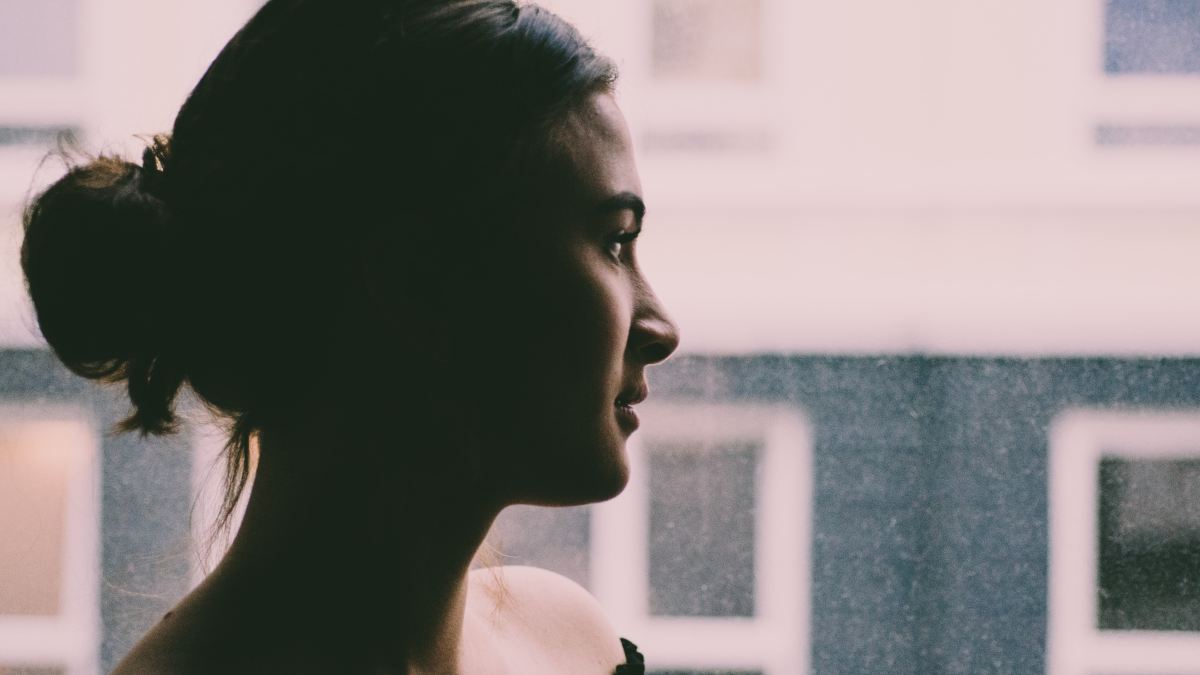 WOMAN'S FACE