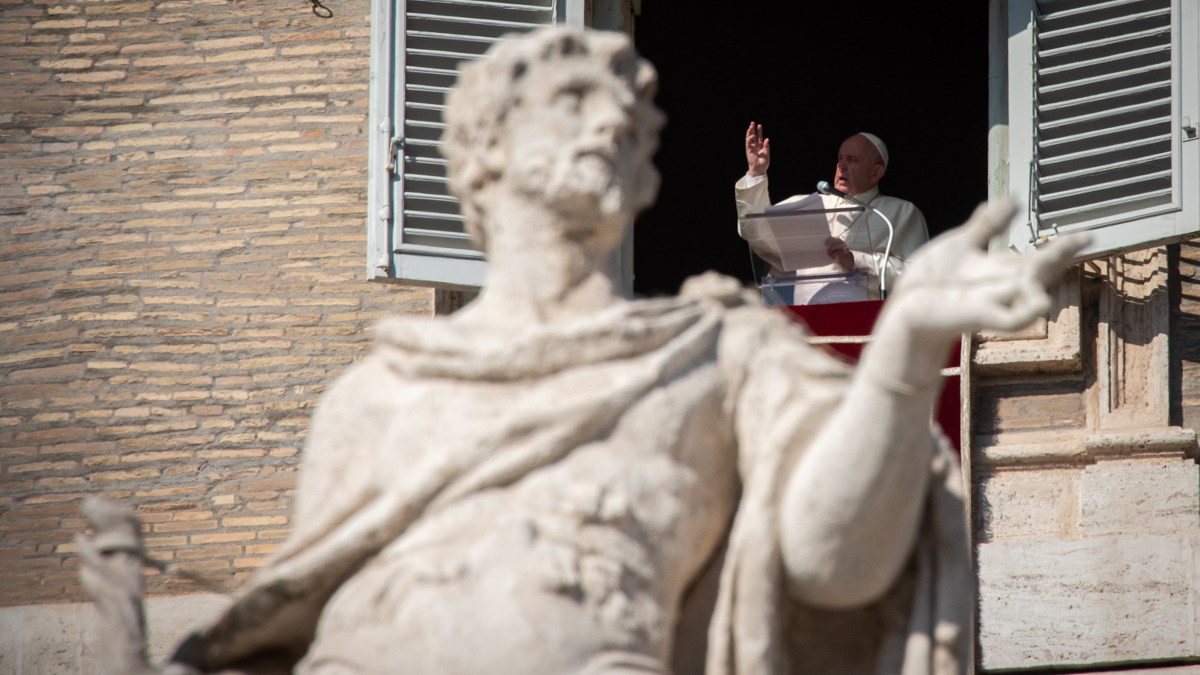 amangelus102719-pope-francis-angelus-antoine-mekary-aleteia-am_8121.jpg