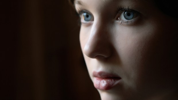 Web3-Portrait-of-the-girl-in-a-dark-tonality-on-close-up