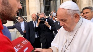 POPE LAUNCHES XMAS FACTS IN SAINT PETER SQUARE