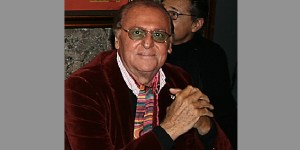 Renzo Arbore: il mio passato in Africa, con missionari e volontari ad aiutare i bambini