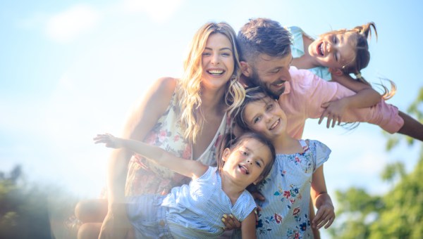 FAMILY, HAPPY, OUTDOOR