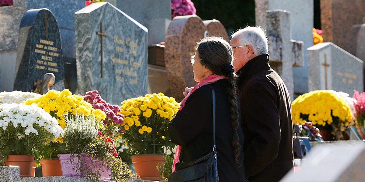 Indulgenze plenarie per i defunti: come ottenerle nel mese di novembre