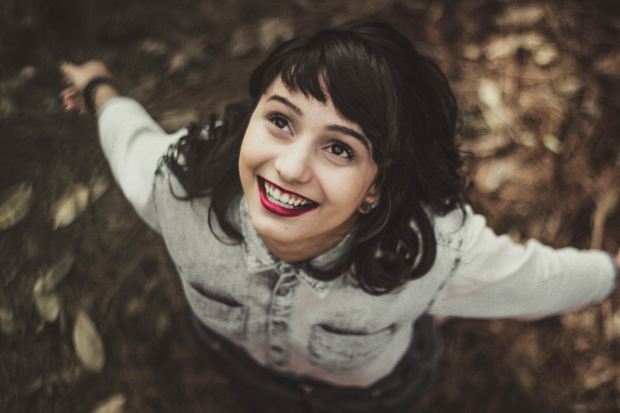 WOMAN SMILE
