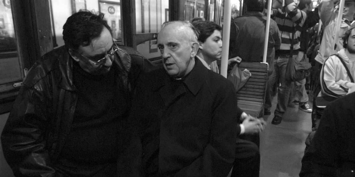 PAPE FRANCIS METRO