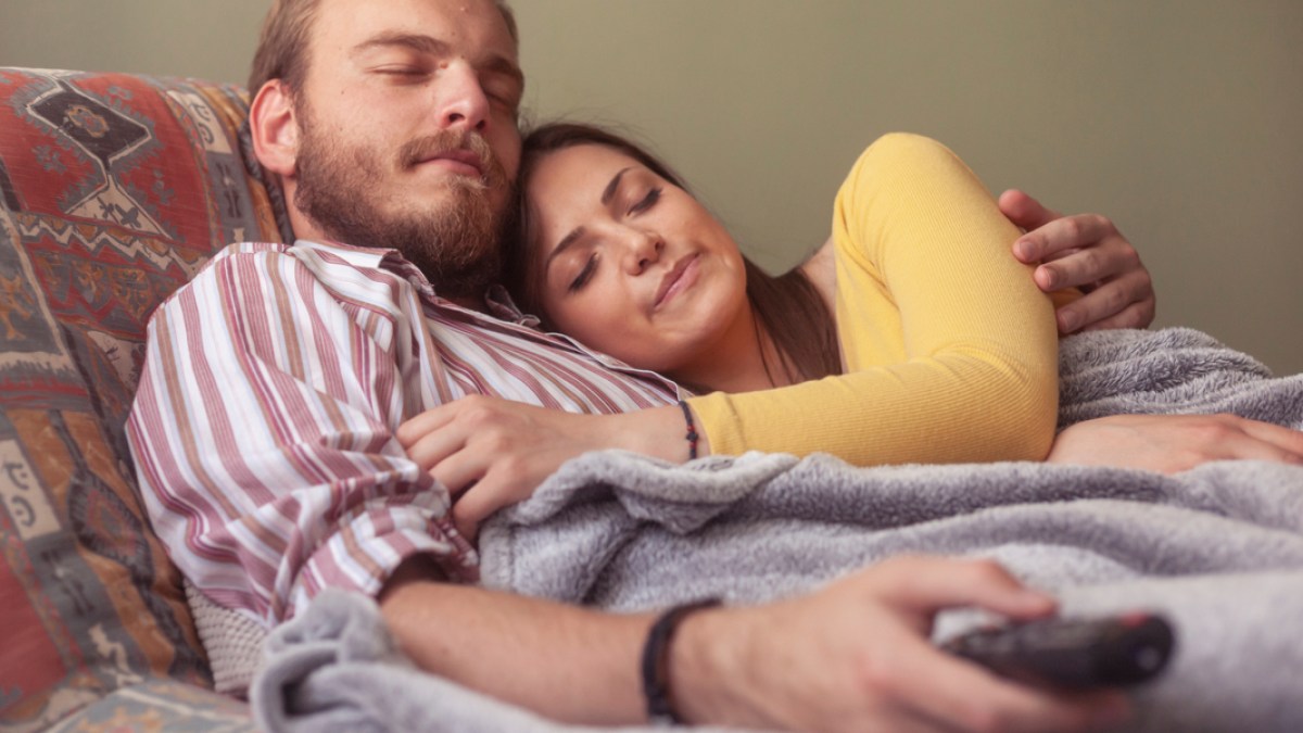 COUPLE, SOFA, TV