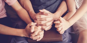 Preghiera della sera per proteggersi dal male durante la notte 