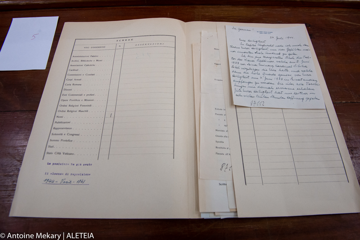 web2-amfeb2720-vatican-apostolic-archive-pope-pius-xii-antoine-mekary-aleteia-am_1338.jpg
