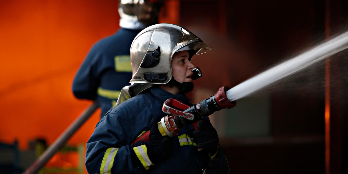 WOMAN, FIREFIGHTERS, FIRE,
