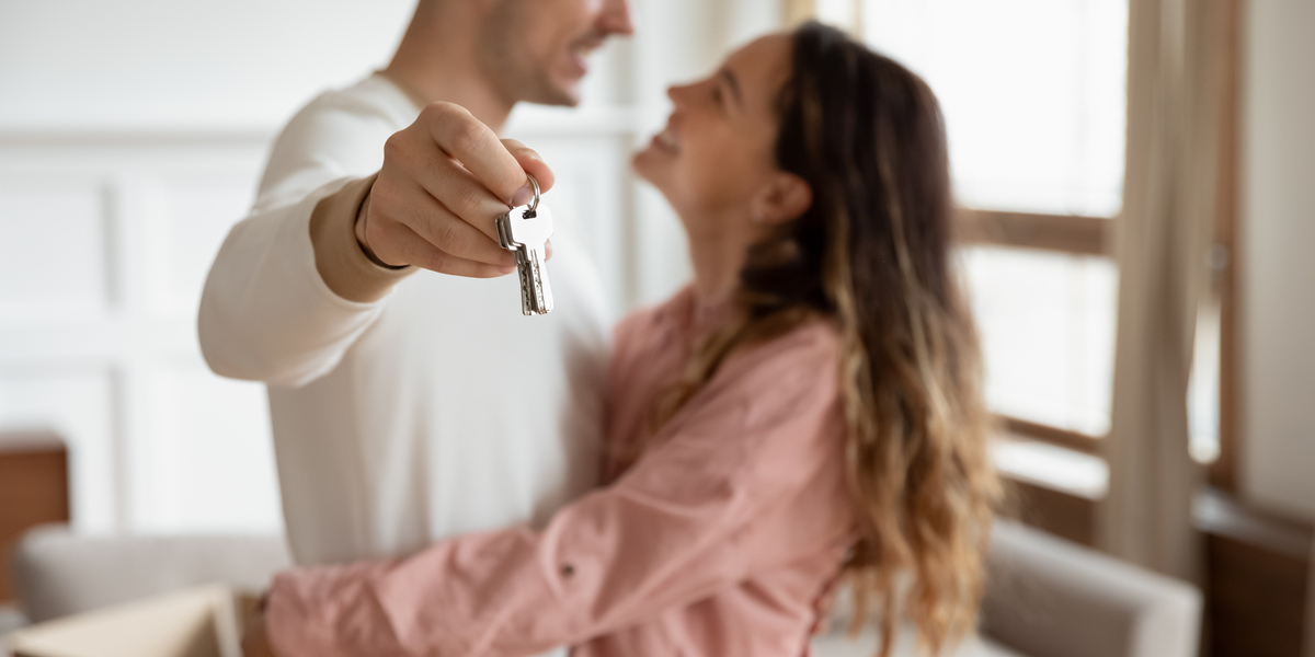 YOUNG COUPLE, HOUSE KEYS, LOVE