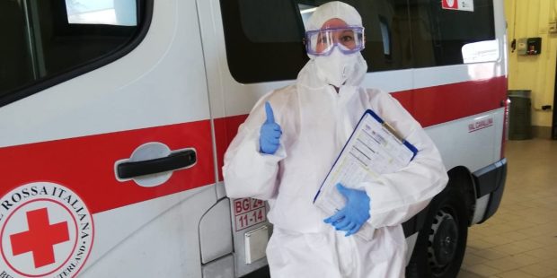 Susy In Prima Linea Con La Croce Rossa Nell Inferno Di Bergamo Dio Dove Sei