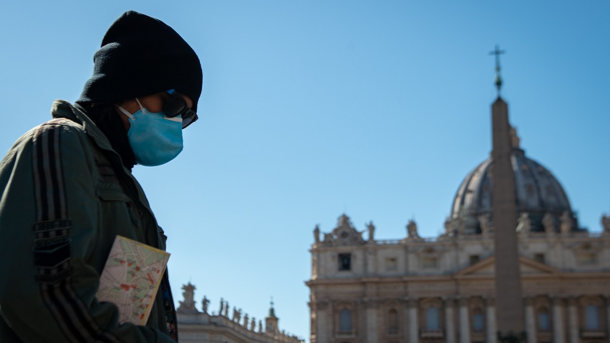web2-ammar1120-covid-19-vatican-city-coronavirus-rome-antoine-mekary-am_1796-1.jpg