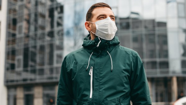 MAN, MEDICAL MASK,