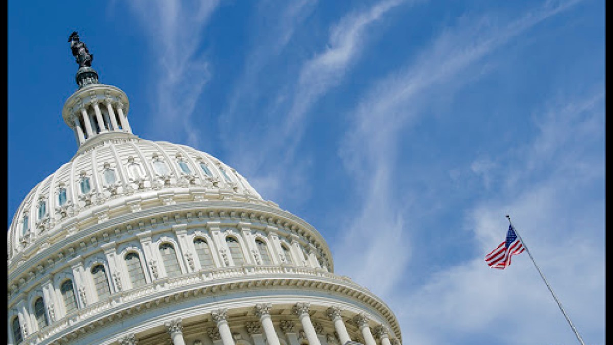 Washington DC, US Capitol Building dome © M DOGAN / Shutterstock