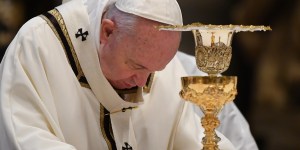 Il Papa non vuole che la liturgia sia «un campo di battaglia» 
