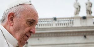 Il Papa: il vaccino si deve prendere, non capisco il negazionismo suicida