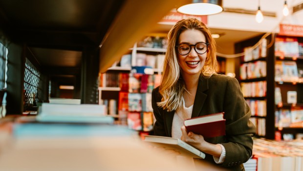 GIRL, BOOK, SHOP