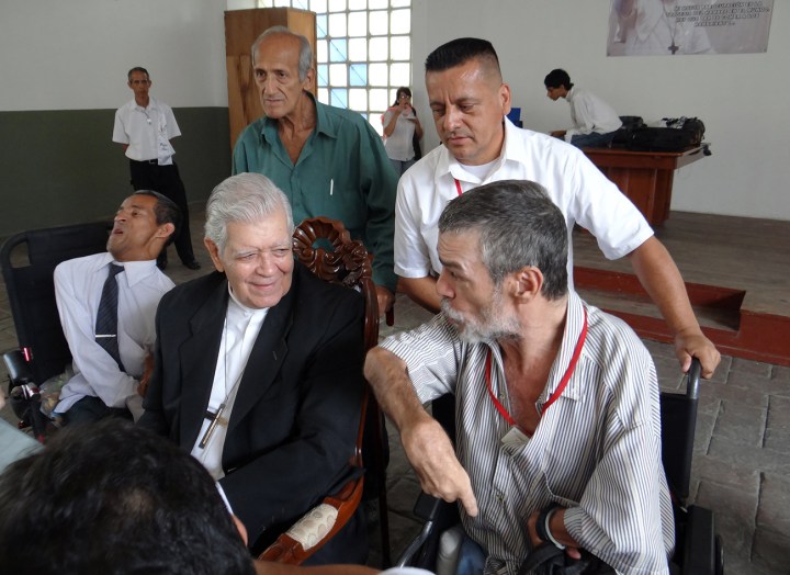 6_el_cardenal_urosa_savino_durante_la_jornada_de_misericordia_e_la_parroquia_ntra_sra_de_la_paz_en_montalbc3a1n_el_10jul2016_guardiancatolic_35.jpg