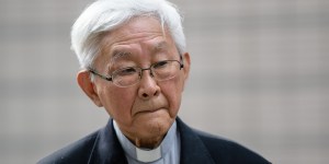 Liberato su cauzione il cardinale Joseph Zen
