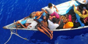 Migranti, l&#8217;ira del vescovo di Nardò: &#8220;Chi gli augura la morte è maligno&#8221;