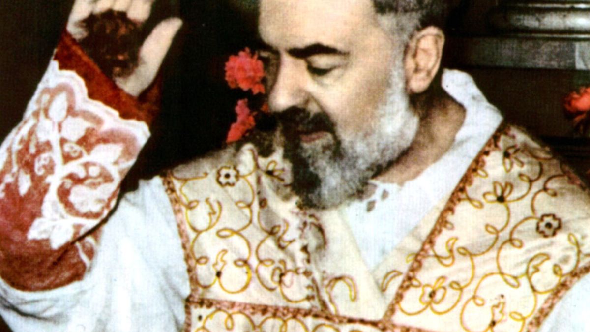 os-estigmas-do-padre-pio.jpg