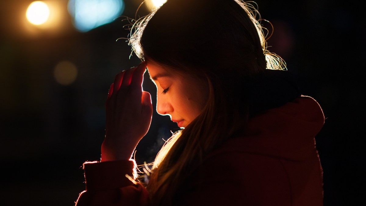 web-pray-prayer-woman-praying-shutterstock_404562580-tymonko-galyna-ai.jpg