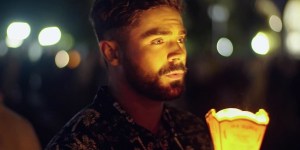 Zac Efron porta il suo nuovo programma Netflix al Santuario di Lourdes