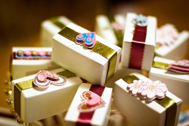 WEDDING FAVORS