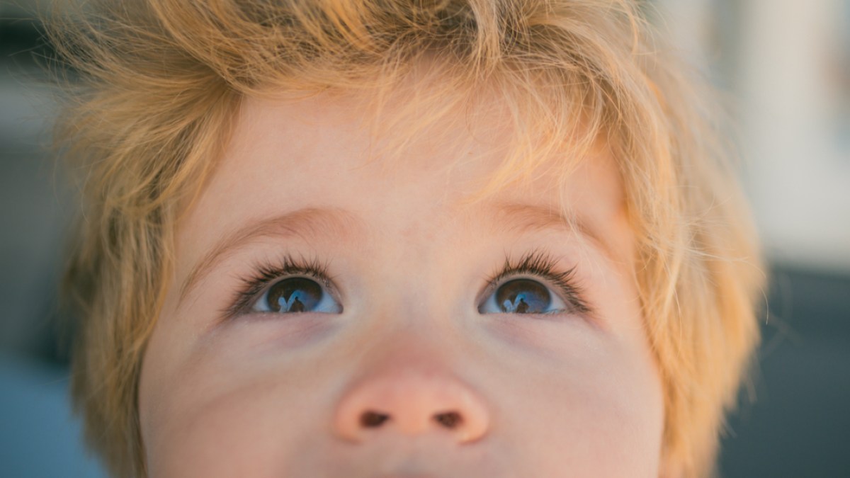 CHILD, EYES, UP