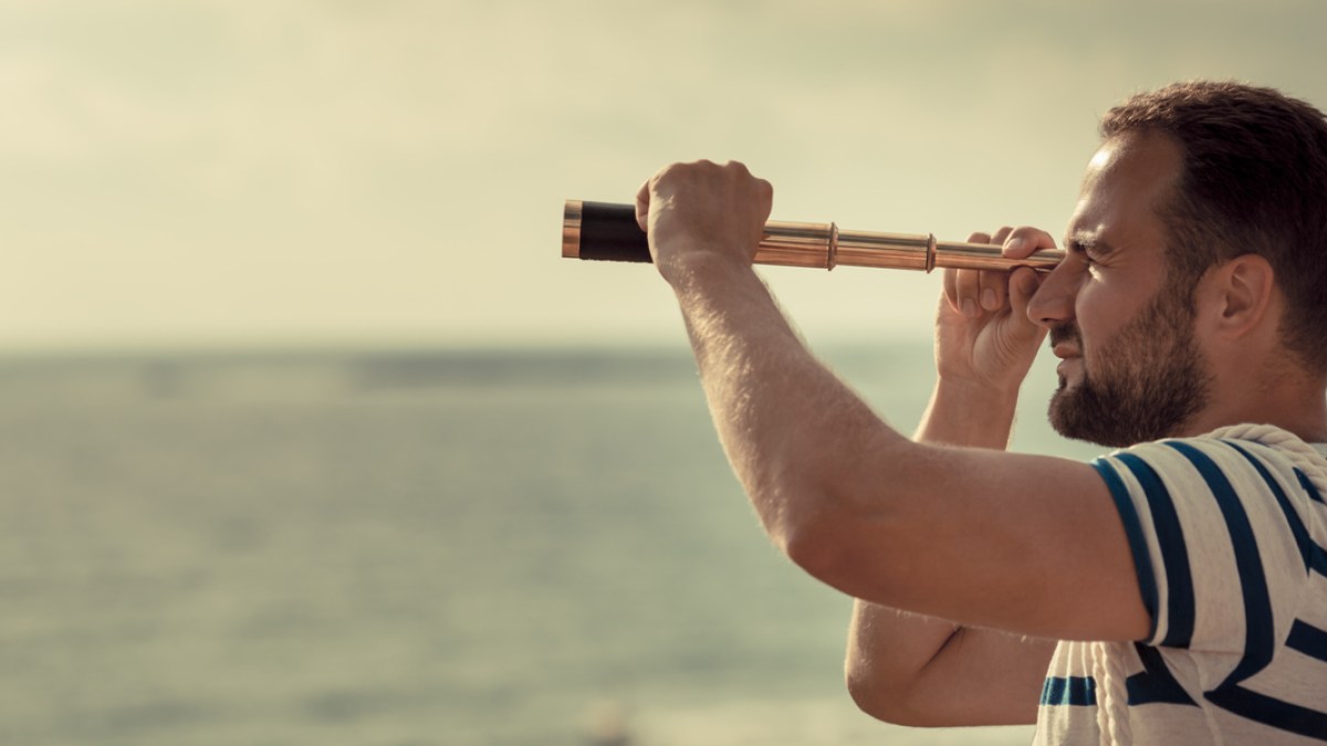 MAN, SEA, BINOCULAR