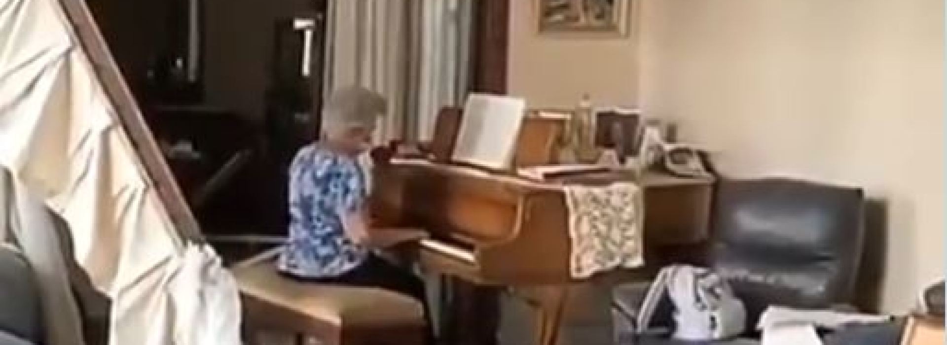 WEB3-ELDERLY-WOMAN-PLAY-PIANO-BERIUT-Twitter.jpg