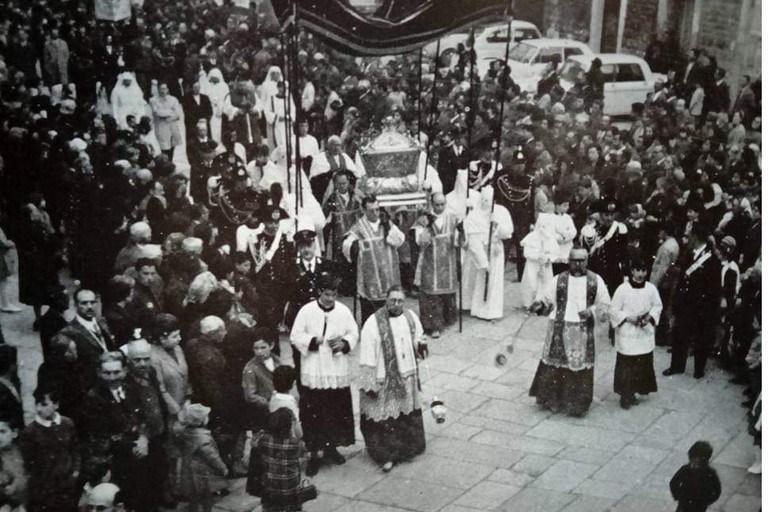 PROCESSIONE RELIGIOSA