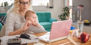 Il lavoro agile che può appesantire (soprattutto le donne)