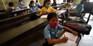 India: il suicidio degli adolescenti senza uno smartphone per studiare