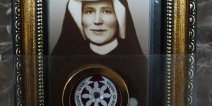 “In cappella non c’era nessuno”. Così Satana aggredì santa Faustina