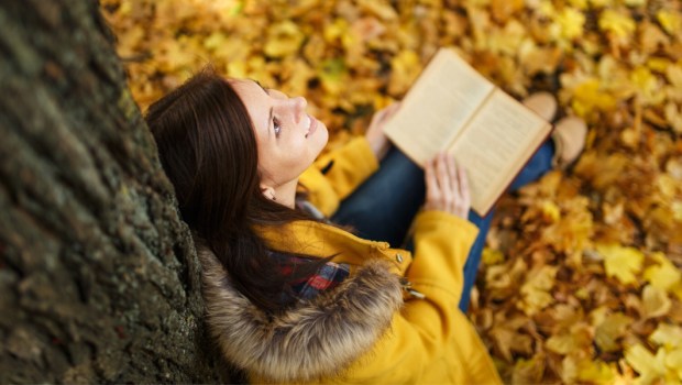 WOMAN READ'S BOOK,