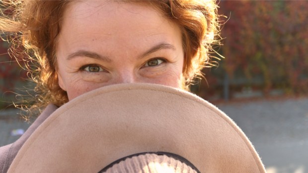 HAPPY WOMAN,