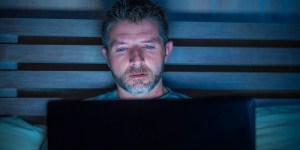 Perché avvicinarsi alla sessualità attraverso la pornografia e la masturbazione è un rischio?