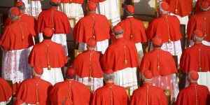 Perché i cardinali usano il rosso?