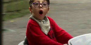Sirio Persichetti, a 7 anni mostra che la disabilità ha anche un volto ironico
