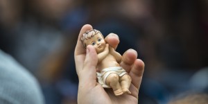 Quali cose accompagnano Gesù fin dalla nascita? l&#8217;umiltà e la povertà