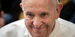 Papa Francesco: il confessore sia fratello, padre e consolatore