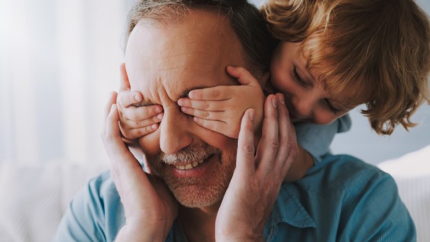 HANDS ON EYES,
