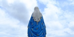 La consacrazione alla Madonna non è magia, ricorda un vescovo russo