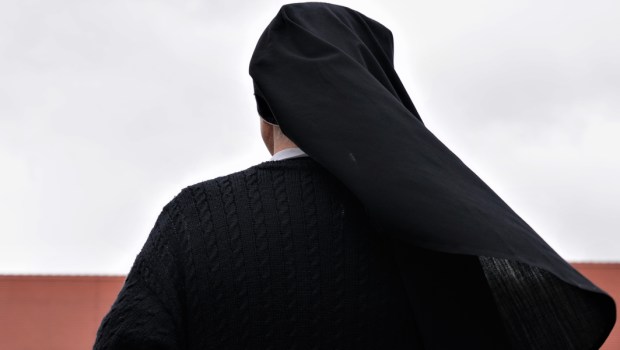 NUN,