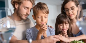 La benedizione della famiglia che si può realizzare da soli ogni giorno