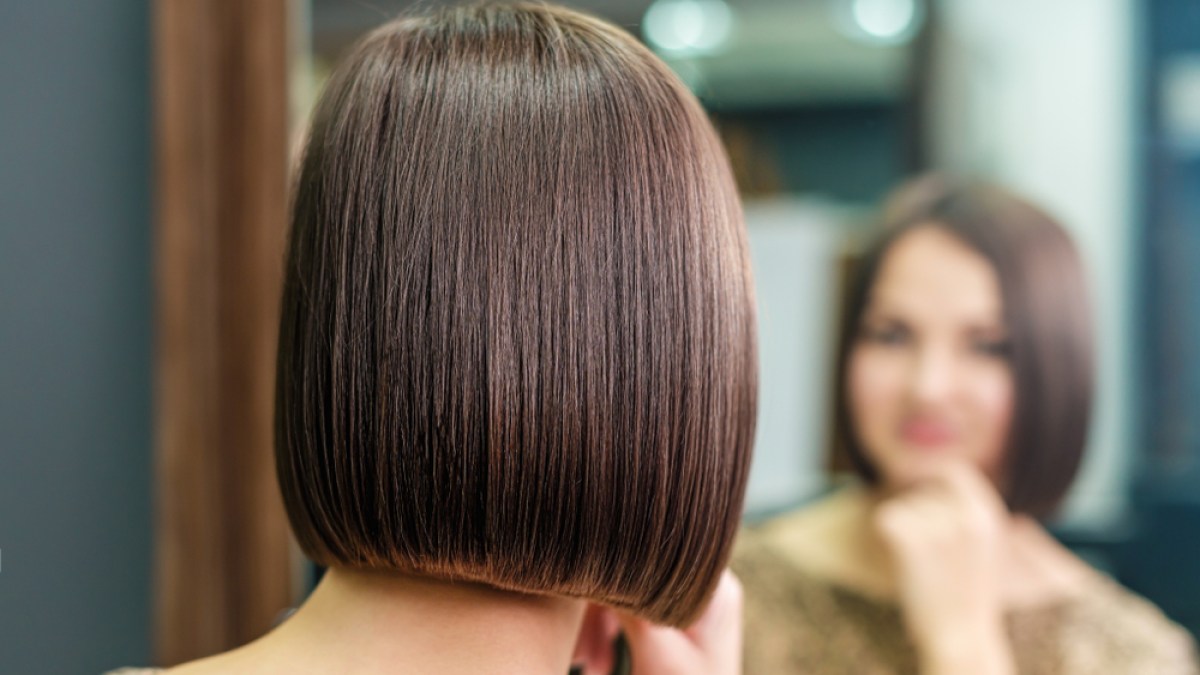 WOMAN HAIRSTYLE