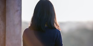 Ti fermi davanti a chi è nel bisogno o svolti al primo incrocio?