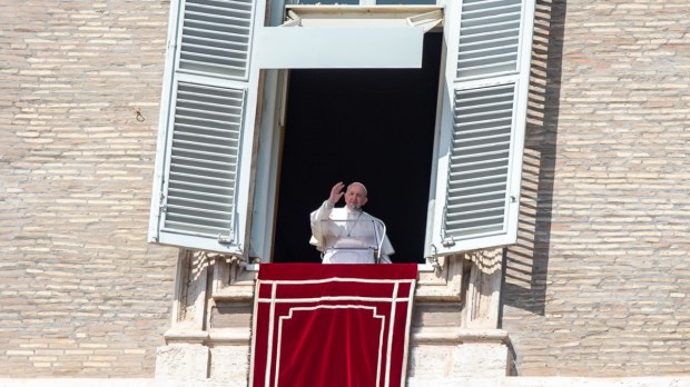 WEB2-AMFEB2821-Pope-Francis-Angelus-Antoine-Mekary-ALETEIA-AM_7915.jpg