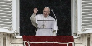 Francesco: mai dialogare con il diavolo. Il deserto è il luogo dove Dio parla al cuore dell’uomo